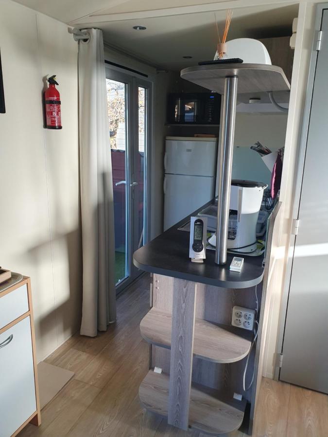 Charmant Mobil-Home Rocbaron Ngoại thất bức ảnh
